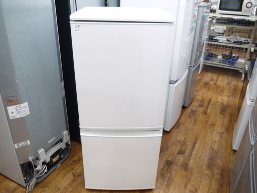 SHARPの2ﾄﾞｱ冷蔵庫（137L）のご紹介！安心の6ヶ月保証つき【トレジャーファクトリー入間店家電紹介】