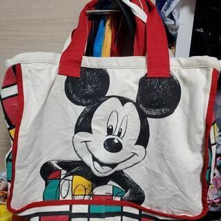 ディズニーストアビッグトートバッグいろいろあります。