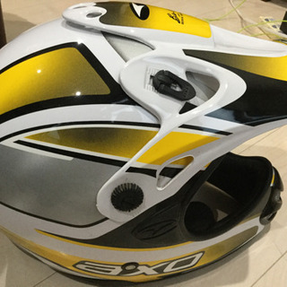 ヘルメット差し上げます