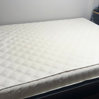 マニフレックス　マットレス　クイーンサイズの画像