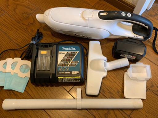 マキタ 充電式 掃除機 充電器 電池付CL182FD 紙パック付
