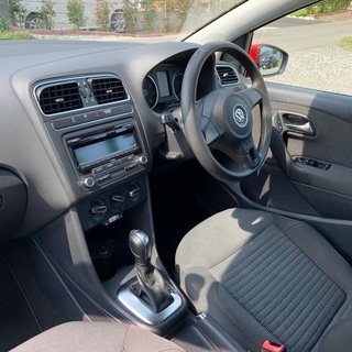 VW POLO TSI 綺麗な赤で距離少の画像