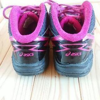 asics バスケットシューズ 22.5センチの画像