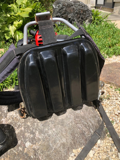愛知県豊田市　保証付　カーツウルトラポン　背負い式草刈り機　 TL261美品　Made in Japan