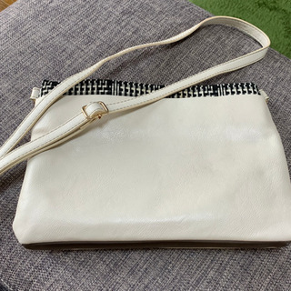 ホワイトのバッグ🌼の画像