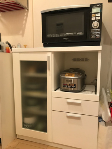 【受け渡し人決定済み】炊飯器も置ける食器棚