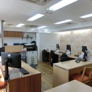 営業事務）楽しくお部屋の案内をするお仕事です！！営業スタッフの簡単なサポート業務♪免許不要の画像