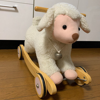 コンビカー　ひつじのぬいぐるみ風　木馬　おもちゃ