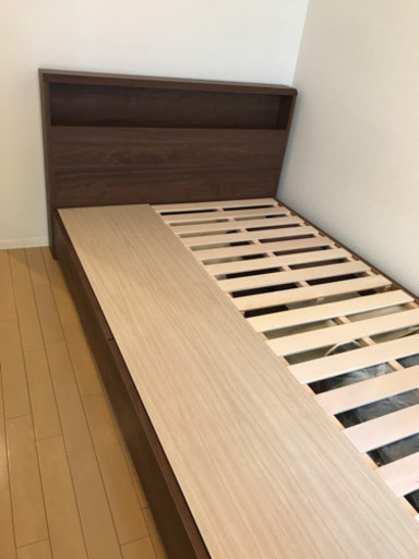 【受取人決定済み】セミダブルベッド　フランスベッドです