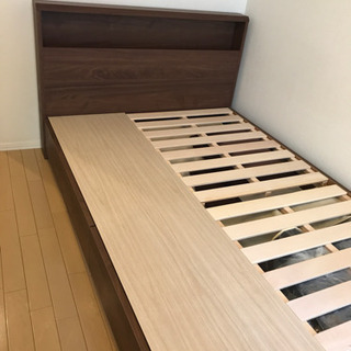 【受取人決定済み】セミダブルベッド　フランスベッドです