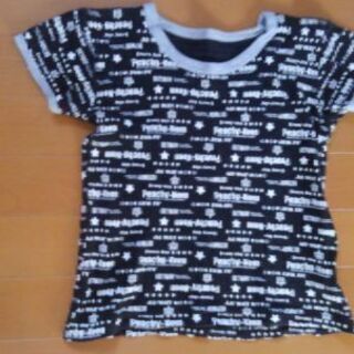 120㎝　半袖Tシャツ　黒英字柄