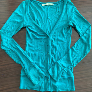 アクータ　Vネックカーディガン