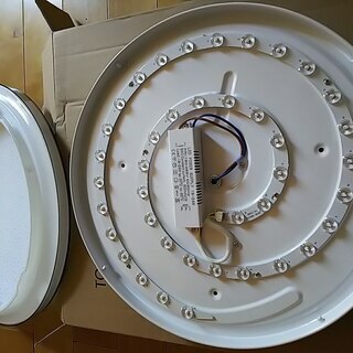 【終了】値下げ【未使用】LEDシーリングライト ６畳 壁スイッチ型の画像