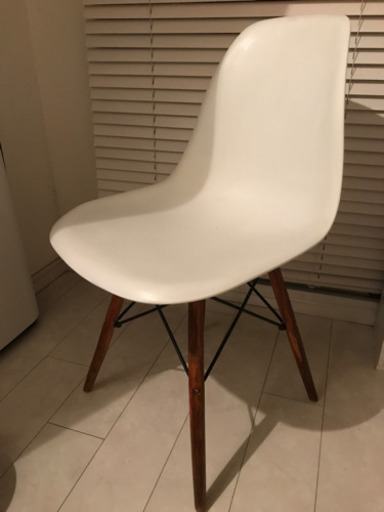 イームズリプロダクト椅子