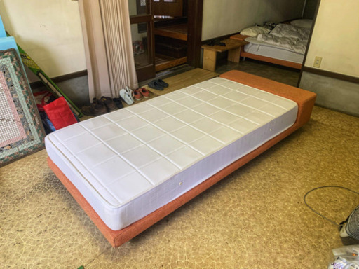 シングルベッド