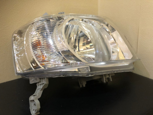 ホンダ NBOX  純正右ヘッドライト