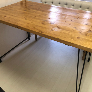 アンティークダイニングテーブルの画像