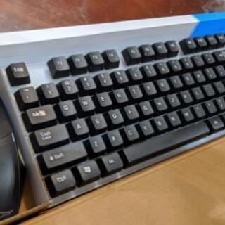 (取引中)試し打ちのみ✨ゲーミングキーボード＆マウスセットの画像