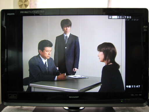 取引完了しました‼　SHARP LC-32DR3(2011年製）これ1台で録画再生が出来る。BD・HDD内蔵液晶TV・リモコン 付き 。内部清掃済み。