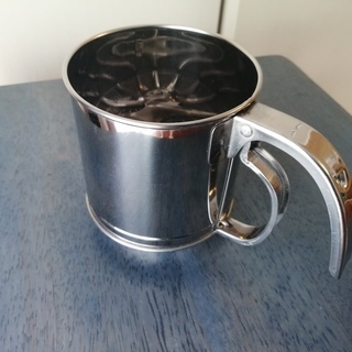 粉ふるい器　サビあり　他のものを購入された方へ無料で差し上げます