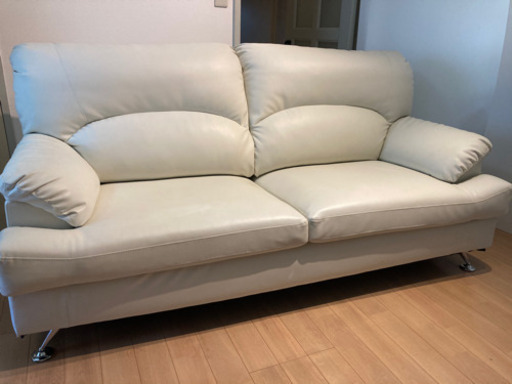 白いソファ　　ノーチェ ソファー