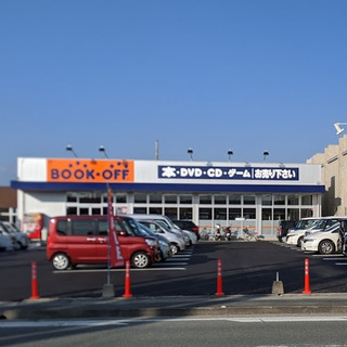 ブックオフ208号柳川店 店舗内入口スペース
