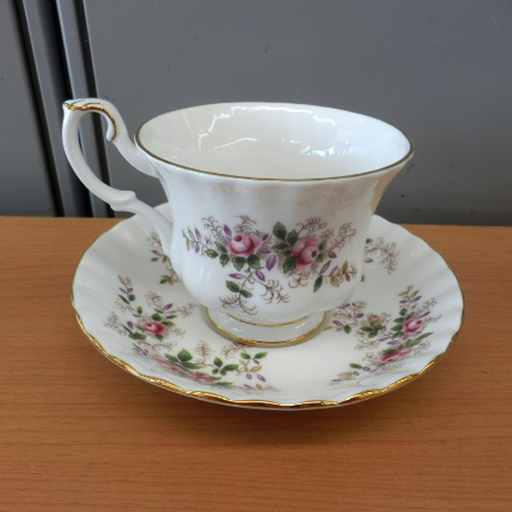 ▶カップ&ソーサー 6客 ロイヤルアルバート ラベンダーローズ セット   Lavender Rose 札幌市西区西野 ▷カップ&ソーサー 6客 ロイヤルアルバート ラベンダーローズ セット