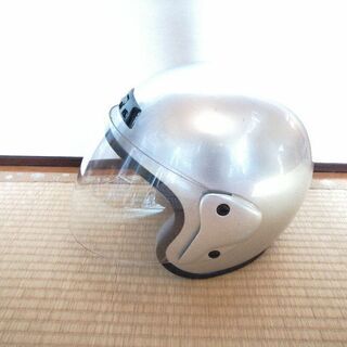 ヘルメット売ります。