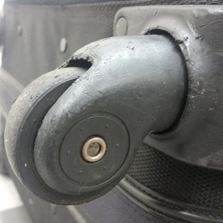 ESCAPES 黒　スーツケース　大型（鍵未使用）の画像