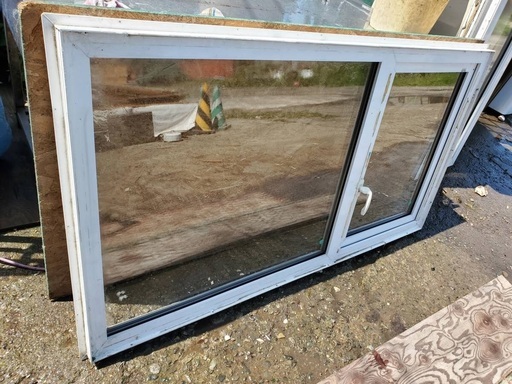 窓 窓枠 滑り出し窓