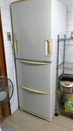 掃除の行き届いた冷蔵庫。