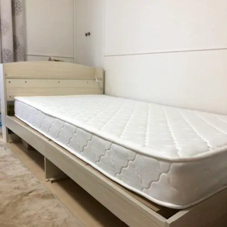 北欧調シングルベッド（木製ホワイト）【取引中】の画像