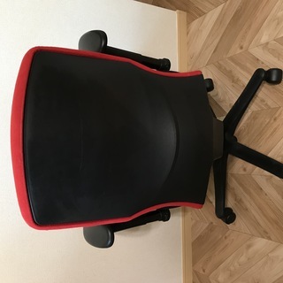 デスクチェア　キャスター付きの画像