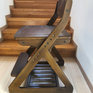 高さ調整出来るイスの画像