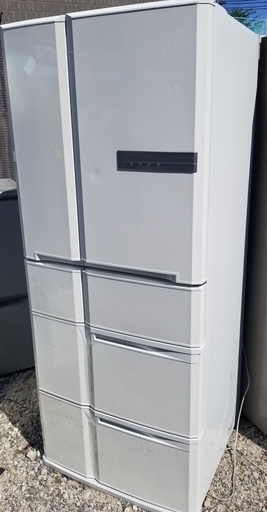 ★大容量565L　6ドア式★　三菱ノンフロン冷凍冷蔵庫　MR-G57N－W　2008年製