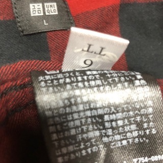 ユニクロUNIQLOチェック柄フランネルシャツ 長袖シャツ 赤x黒Ｌサイズの画像
