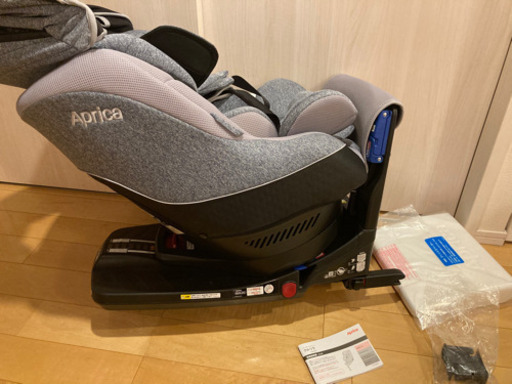 値下Aprica (アップリカ) 回転式チャイルドシート クルリラ ネイビー ISOFIX固定&ベルト固定両方可能　備品全て有り