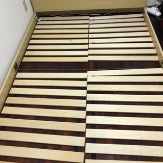 ダブルベッド　フレームのみ　商談中