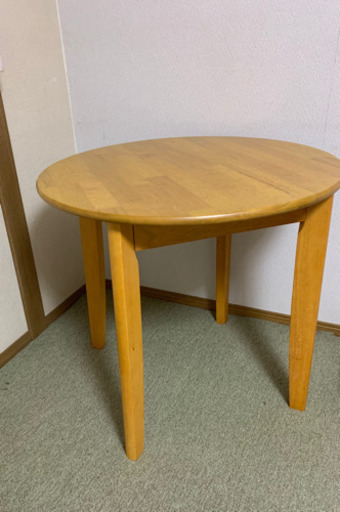 テーブル