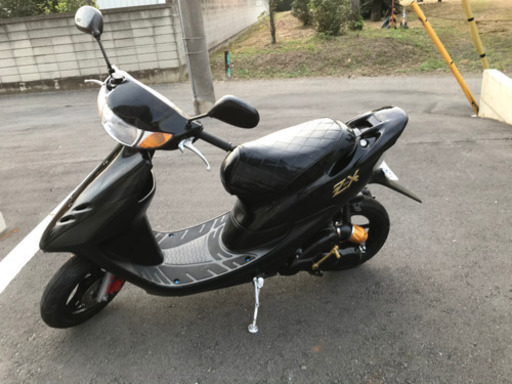 ホンダディオゼットエックス50 CC調子はすごいよくバッテリーも生きてますボディーのほうも多少の傷がありますタイヤのほうも片方が新品片方も80%がありますエンジンもかかりますので問題なく