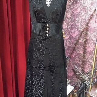 ★SALE★☆USED☆　ブラック×フラワー・パーティードレス