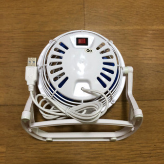 新品未使用　卓上　usb 扇風機  小型　コンパクト デスク ミニの画像