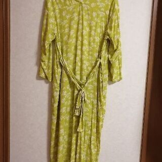 値下げ　レーヨン100%ワンピースLサイズの画像