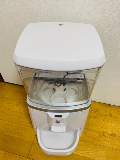 ガチャ本体とカプセルコイン