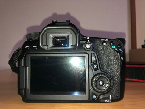 Canon EOS 70D(W) Wズームキット