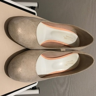 オデットエオディール　パンプスの画像