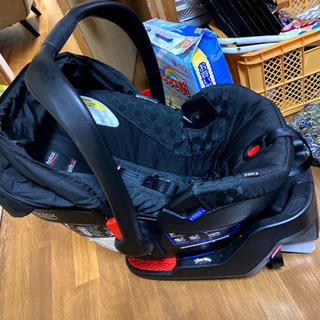 新生児から使えるチャイルドシート