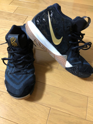 NIKE バッシュ
