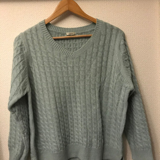 新品 ケーブルセーター
