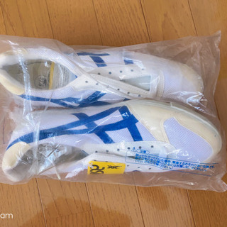 新品未使用　asics スポーツシューズ